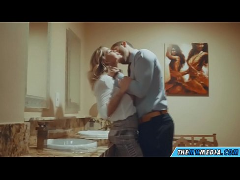❤️ Kiedy biuściasta blondynka uwodzi cię w publicznej toalecie ❌ Super sex at porn pl.liporno.ru ❤